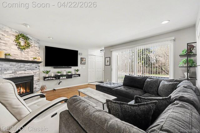 7981 Woodingham 2, West Bloomfield Charter Township, MI 48322