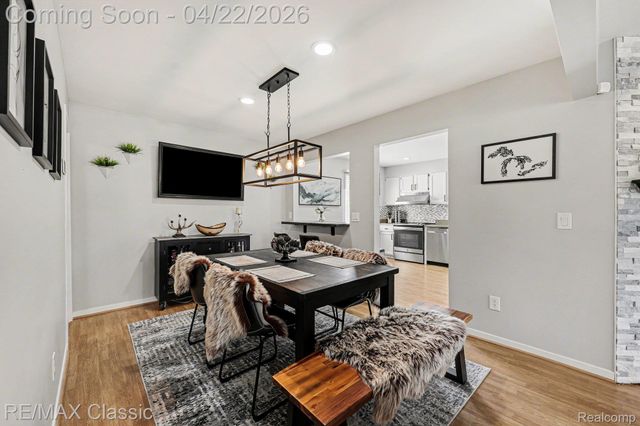 7981 Woodingham 2, West Bloomfield Charter Township, MI 48322