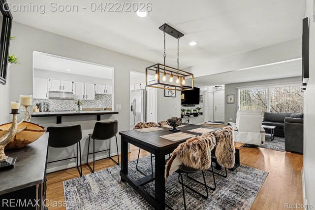 7981 Woodingham 2, West Bloomfield Charter Township, MI 48322