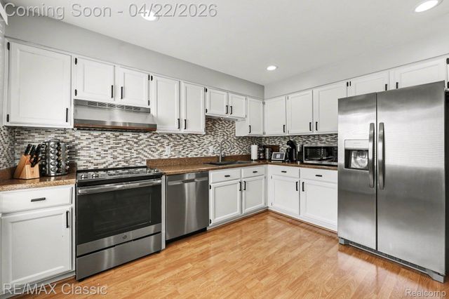 7981 Woodingham 2, West Bloomfield Charter Township, MI 48322