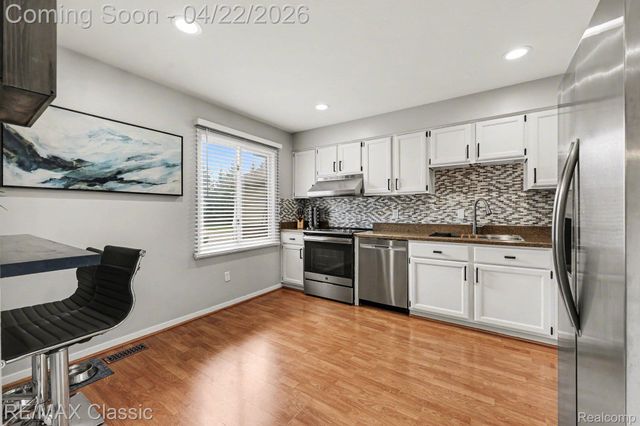7981 Woodingham 2, West Bloomfield Charter Township, MI 48322
