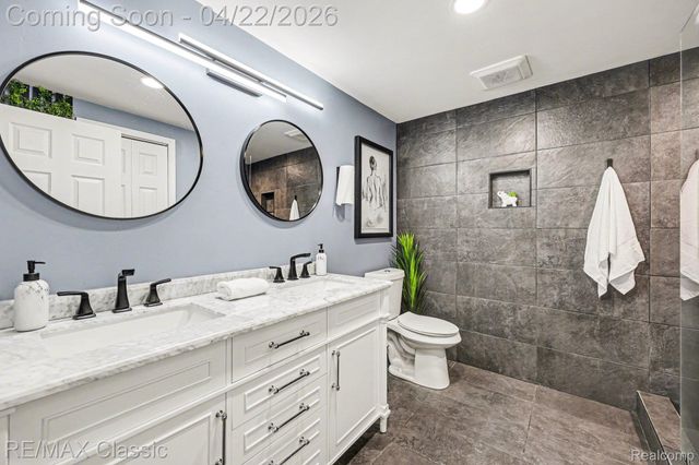 7981 Woodingham 2, West Bloomfield Charter Township, MI 48322