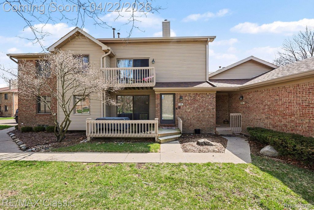 7981 Woodingham 2, West Bloomfield Charter Township, MI 48322