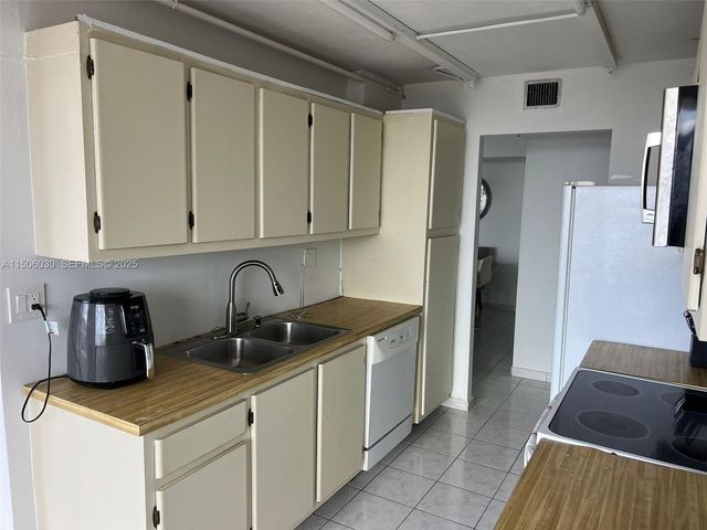 290 174th Street 702, Sunny Isles Beach, FL 33160