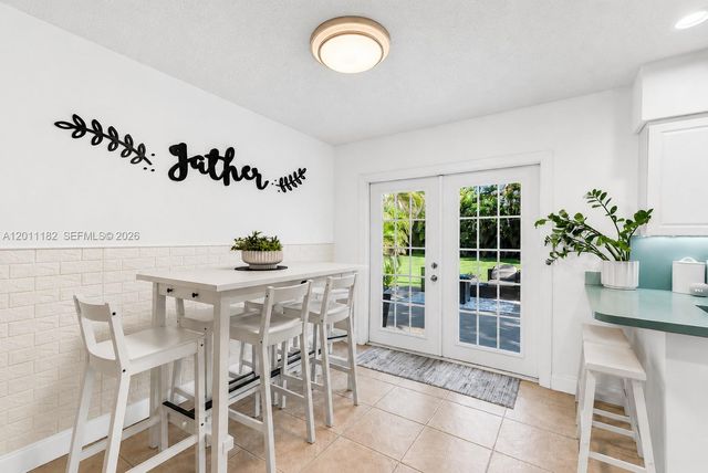 14011 SW 21st Street, Davie, FL 33325