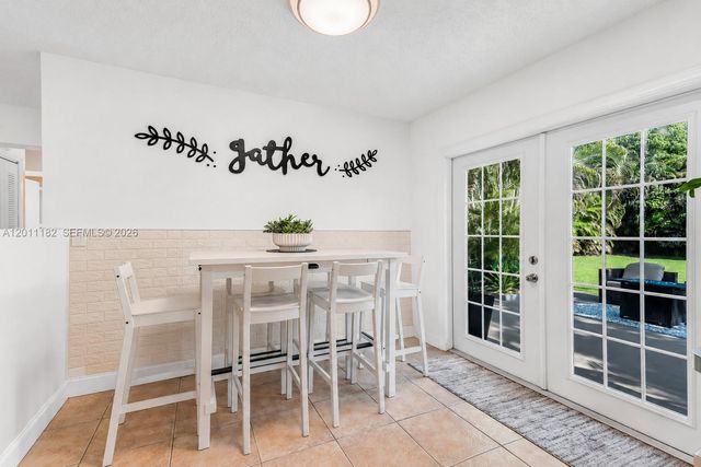14011 SW 21st Street, Davie, FL 33325