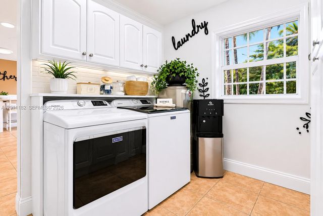 14011 SW 21st Street, Davie, FL 33325