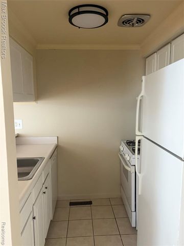 35122 Terrybrook Drive, Sterling Heights, MI 48312