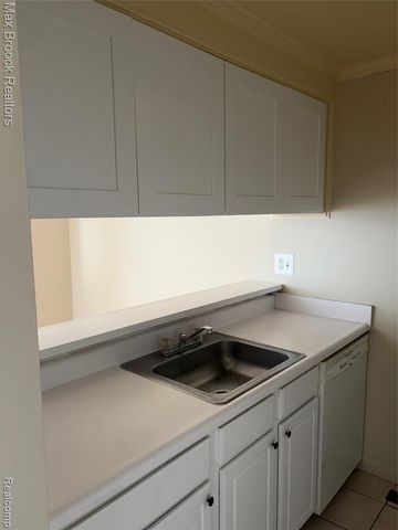 35122 Terrybrook Drive, Sterling Heights, MI 48312