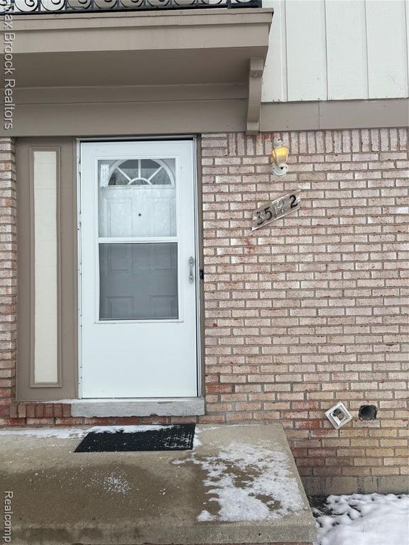 35122 Terrybrook Drive, Sterling Heights, MI 48312