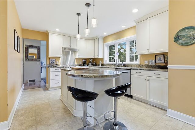 219 Danbury Circle South, Brighton, NY 14618