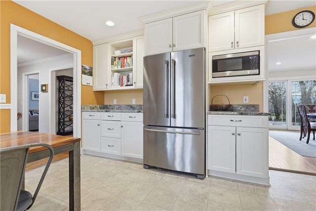 219 Danbury Circle South, Brighton, NY 14618