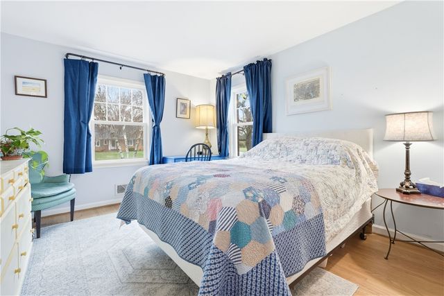 219 Danbury Circle South, Brighton, NY 14618