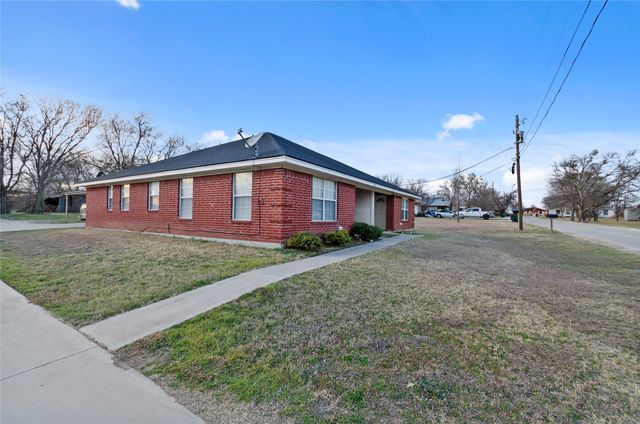 225 Oak Court 225, Rhome, TX 76078