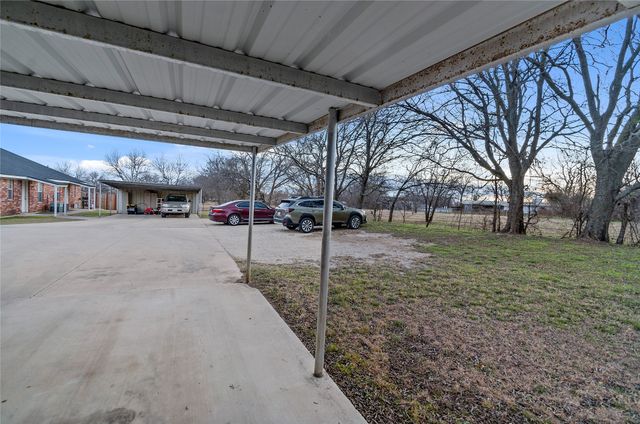 225 Oak Court 225, Rhome, TX 76078