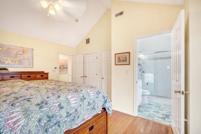 201 Main St 21, Woburn, MA 01801