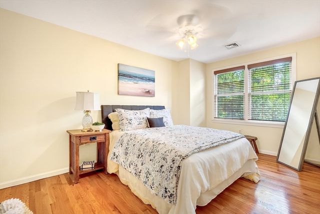 201 Main St 21, Woburn, MA 01801