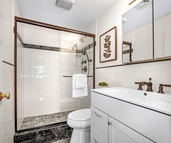 201 Main St 21, Woburn, MA 01801