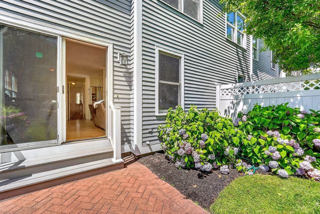 201 Main St 21, Woburn, MA 01801
