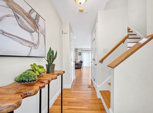 201 Main St 21, Woburn, MA 01801