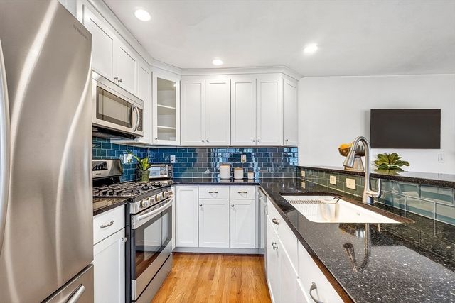 201 Main St 21, Woburn, MA 01801