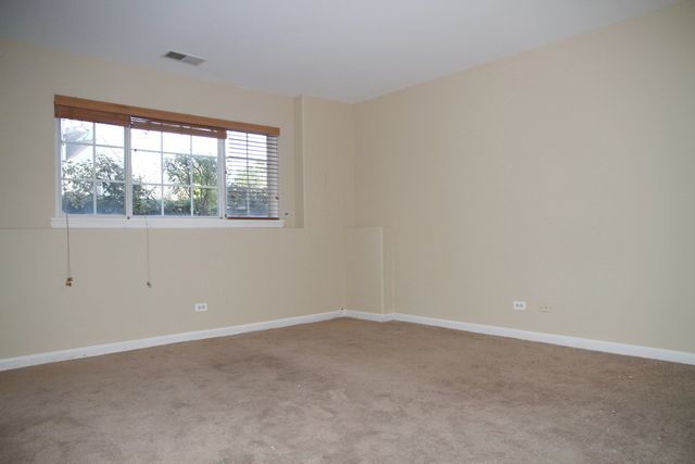 2226 Daybreak Drive 2226, Aurora, IL 60503