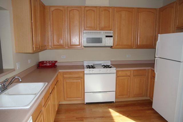 2226 Daybreak Drive 2226, Aurora, IL 60503