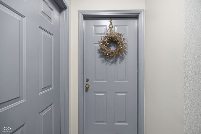 8112 Glenwillow Lane 104, Indianapolis, IN 46278