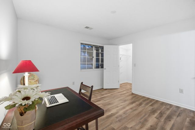 8112 Glenwillow Lane 104, Indianapolis, IN 46278