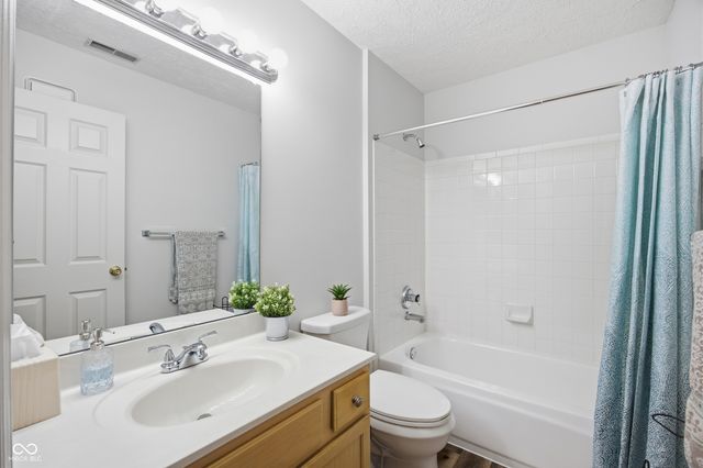 8112 Glenwillow Lane 104, Indianapolis, IN 46278