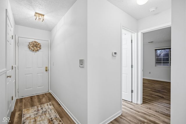 8112 Glenwillow Lane 104, Indianapolis, IN 46278