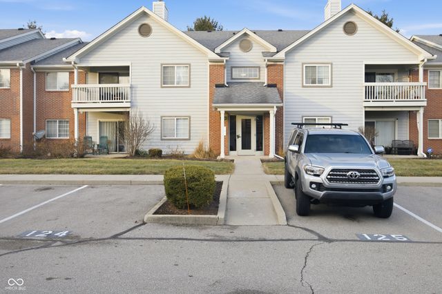 8112 Glenwillow Lane 104, Indianapolis, IN 46278