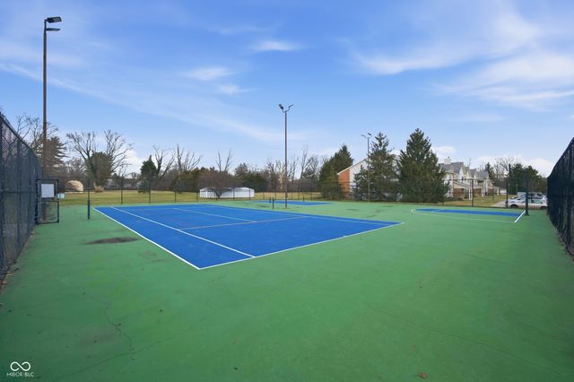 8112 Glenwillow Lane 104, Indianapolis, IN 46278