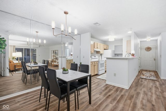 8112 Glenwillow Lane 104, Indianapolis, IN 46278