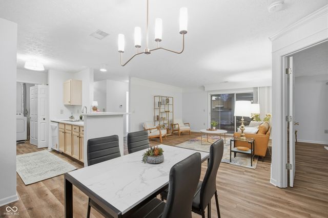 8112 Glenwillow Lane 104, Indianapolis, IN 46278