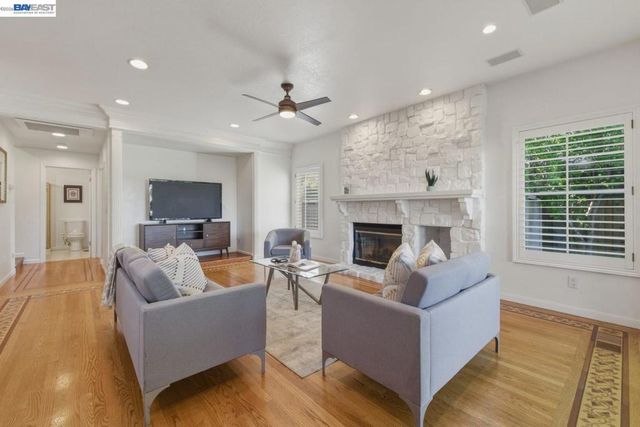 74 Canyon Green Way, San Ramon, CA 94582