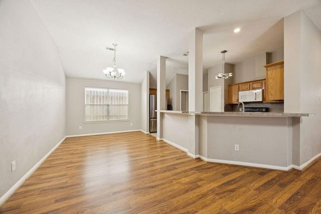 1863 Creek Drive, Houston, TX 77080