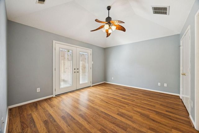 1863 Creek Drive, Houston, TX 77080