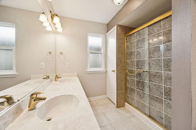 1863 Creek Drive, Houston, TX 77080