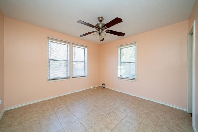 306 W Radio St, Longview, TX 75602