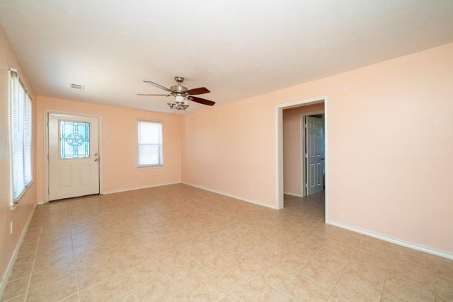 306 W Radio St, Longview, TX 75602