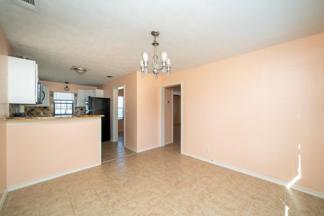 306 W Radio St, Longview, TX 75602