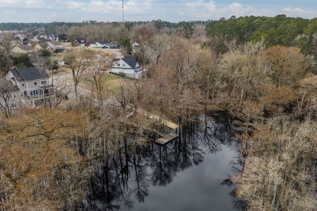 833 Tilly Lake Rd., Conway, SC 29526