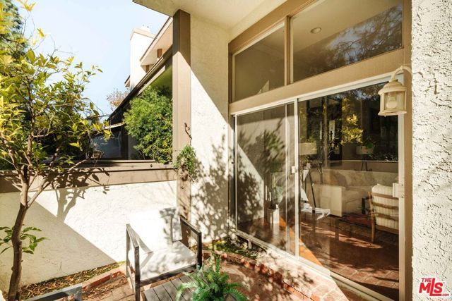 17158 Palisades Circle, Pacific Palisades (los Angeles), CA 90272