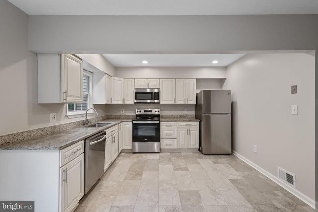 1104 TRAVIS LN, Gaithersburg, MD 20879