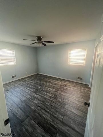 533 Edgeworth St, Middlesex Boro, NJ 08846