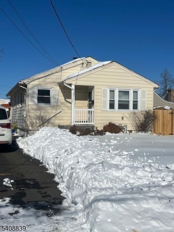 533 Edgeworth St, Middlesex Boro, NJ 08846