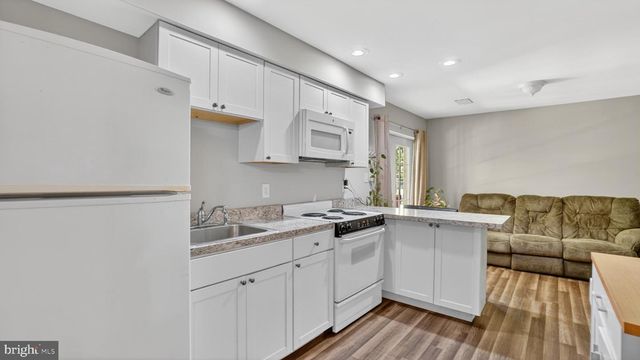 1264 ROCK HILL RD, Pasadena, MD 21122