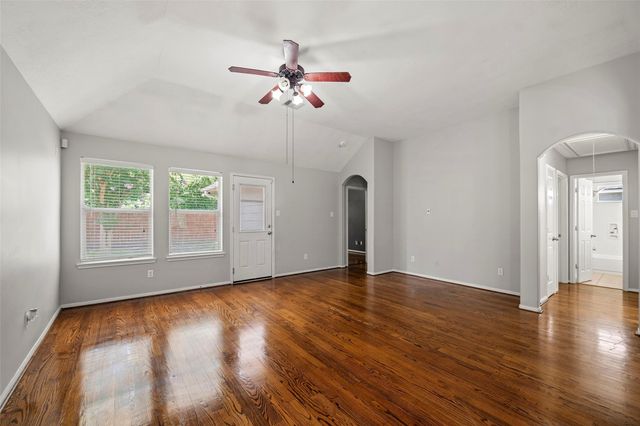 6907 Birnam Garden Lane, Houston, TX 77086