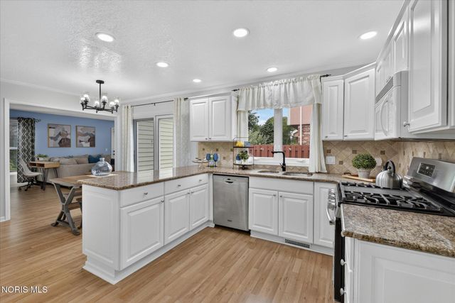 2238 Old Planke Road, Holland, OH 43528